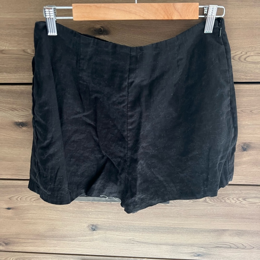 Black linen shorts size medium by miou muse